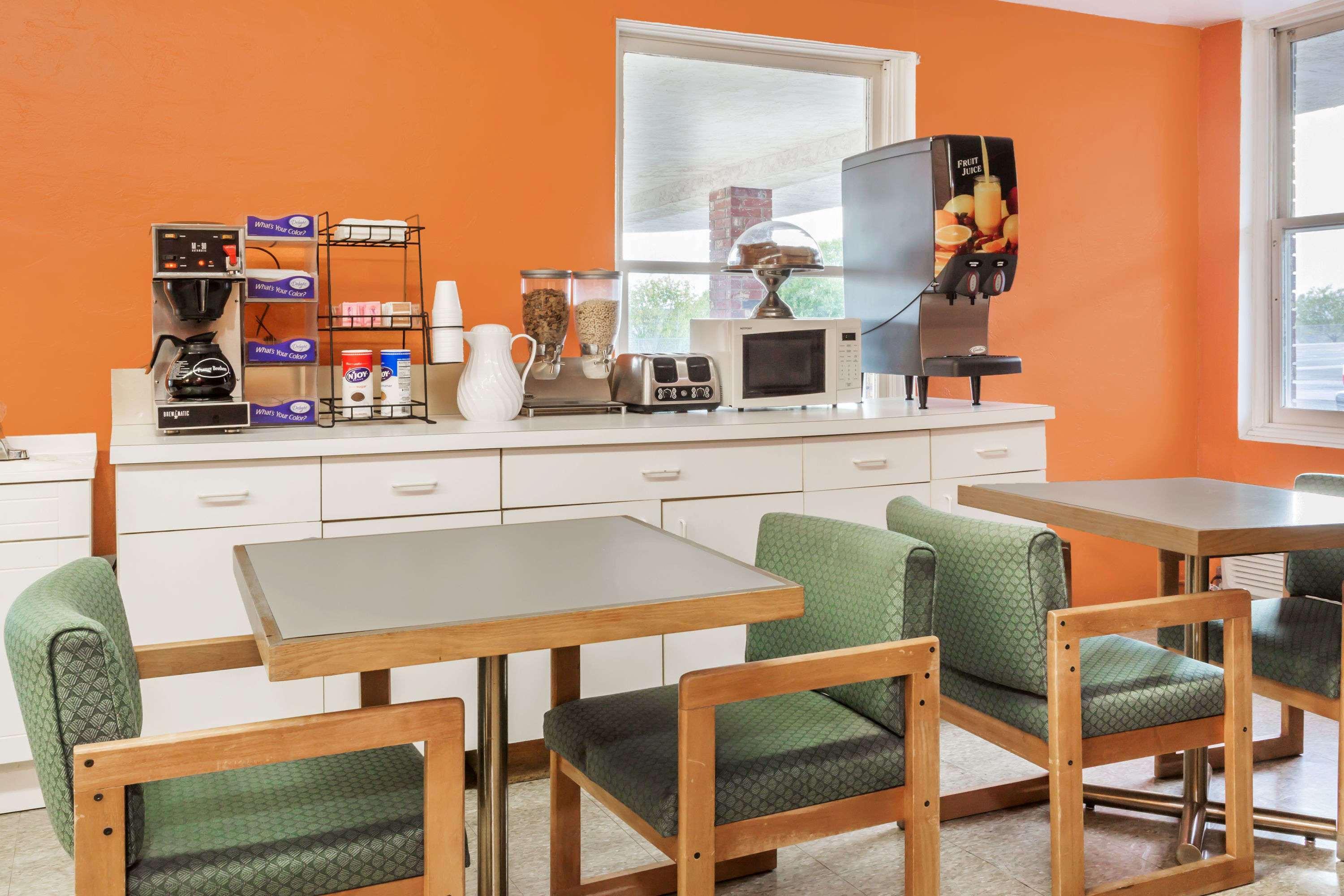 Americas Best Value Inn Wendover Zewnętrze zdjęcie