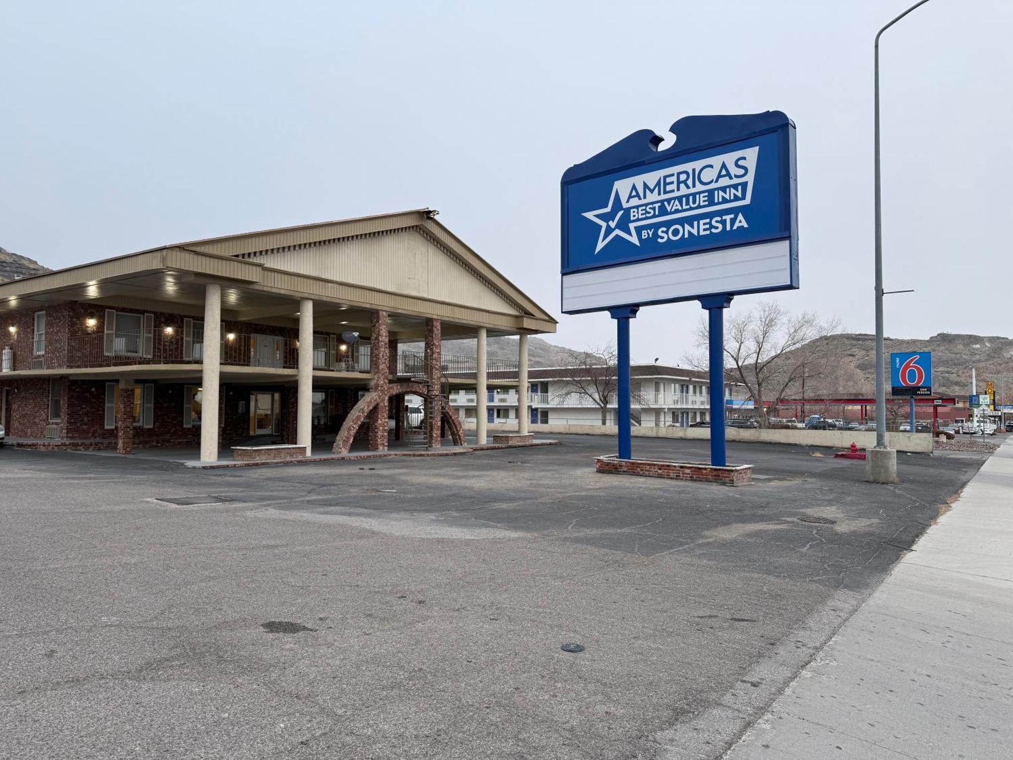Americas Best Value Inn Wendover Zewnętrze zdjęcie